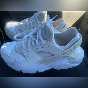 Women’s white / cream huaraches 7.5